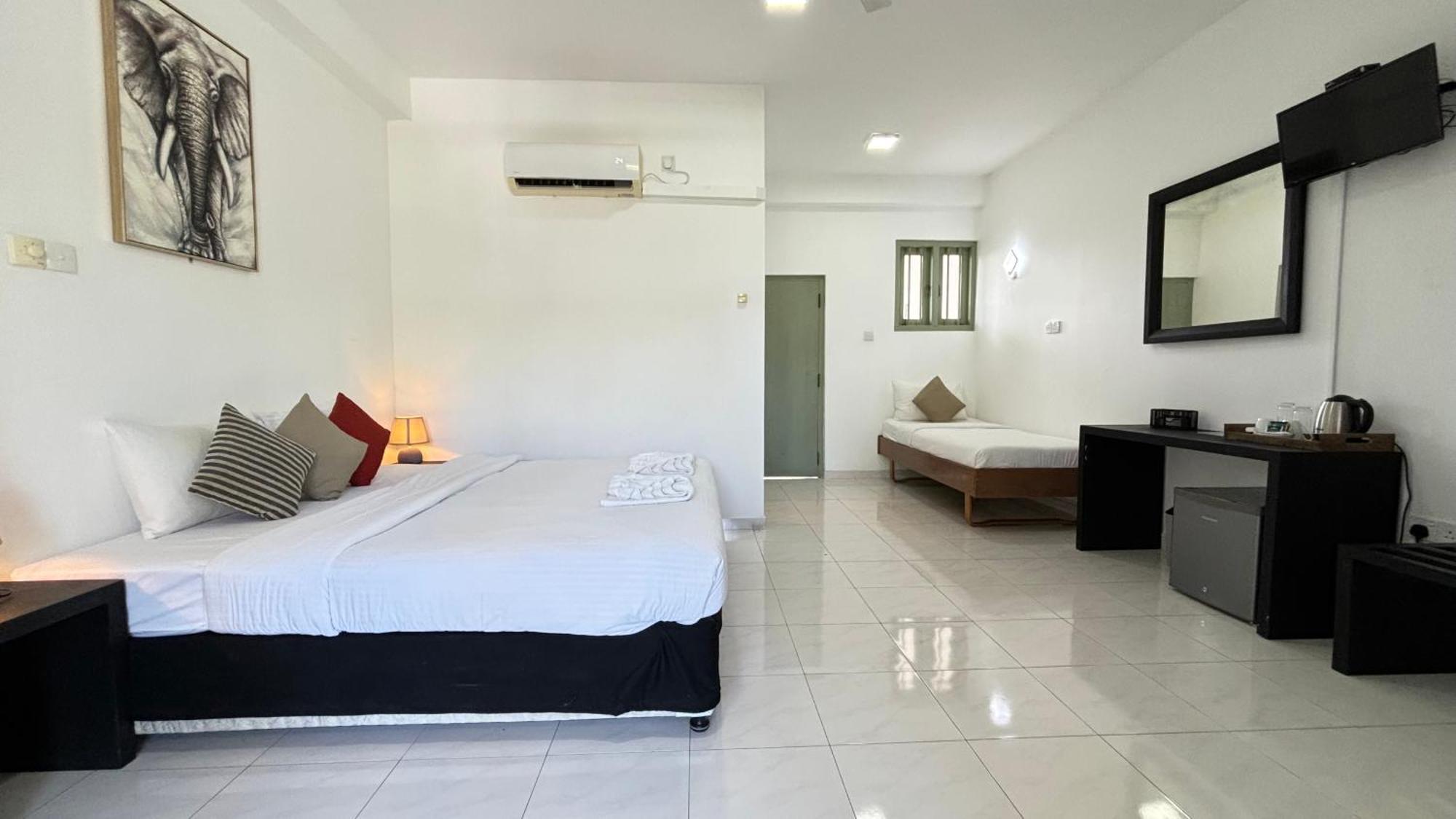 Chill Hill Hikkaduwa Hotel Exterior foto
